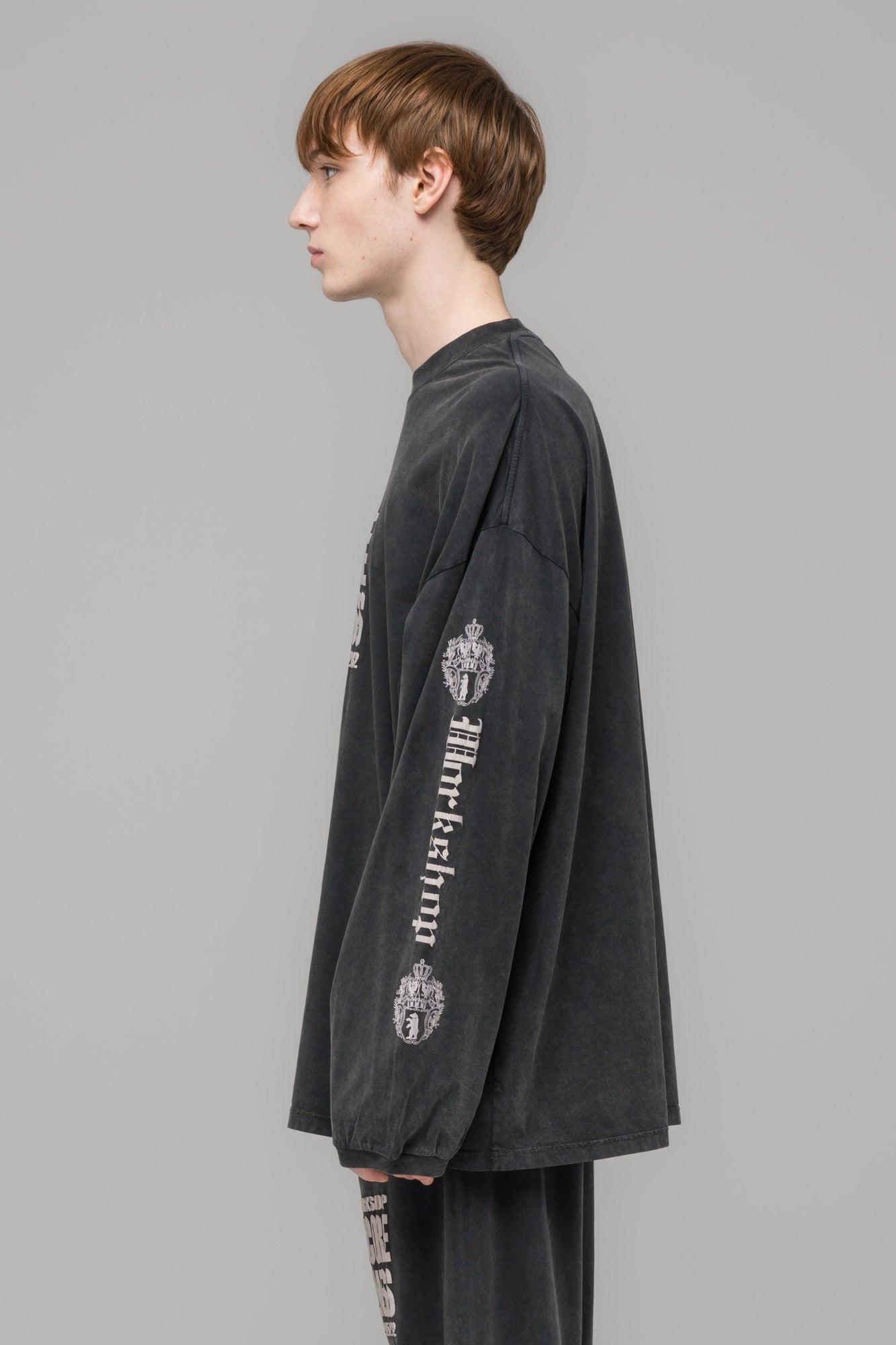 "HARDCORE WELLNESS" OVERSIZED LONGSLEEVE