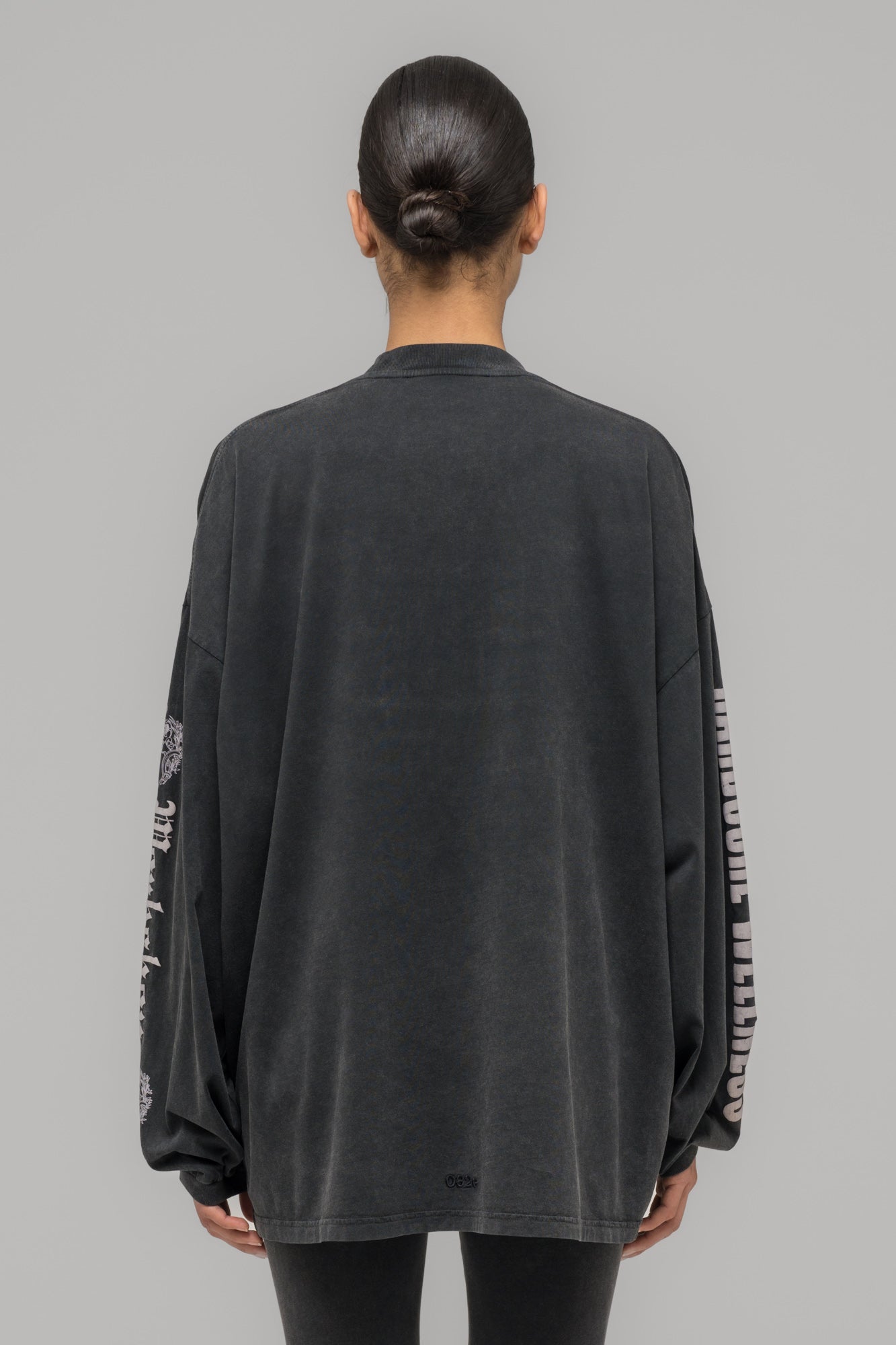 "HARDCORE WELLNESS" OVERSIZED LONGSLEEVE