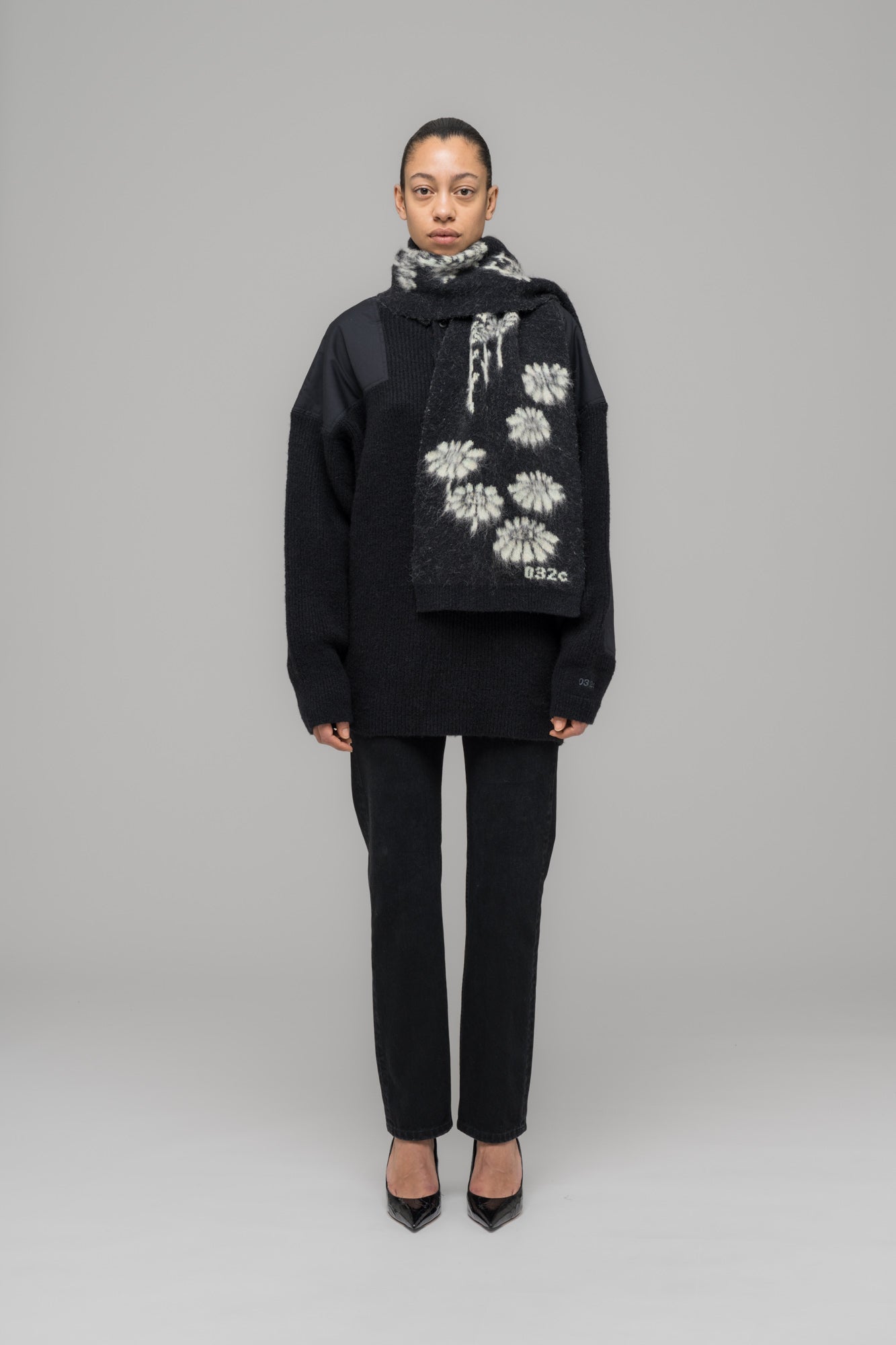 "MELTING DAISIES" SCARF