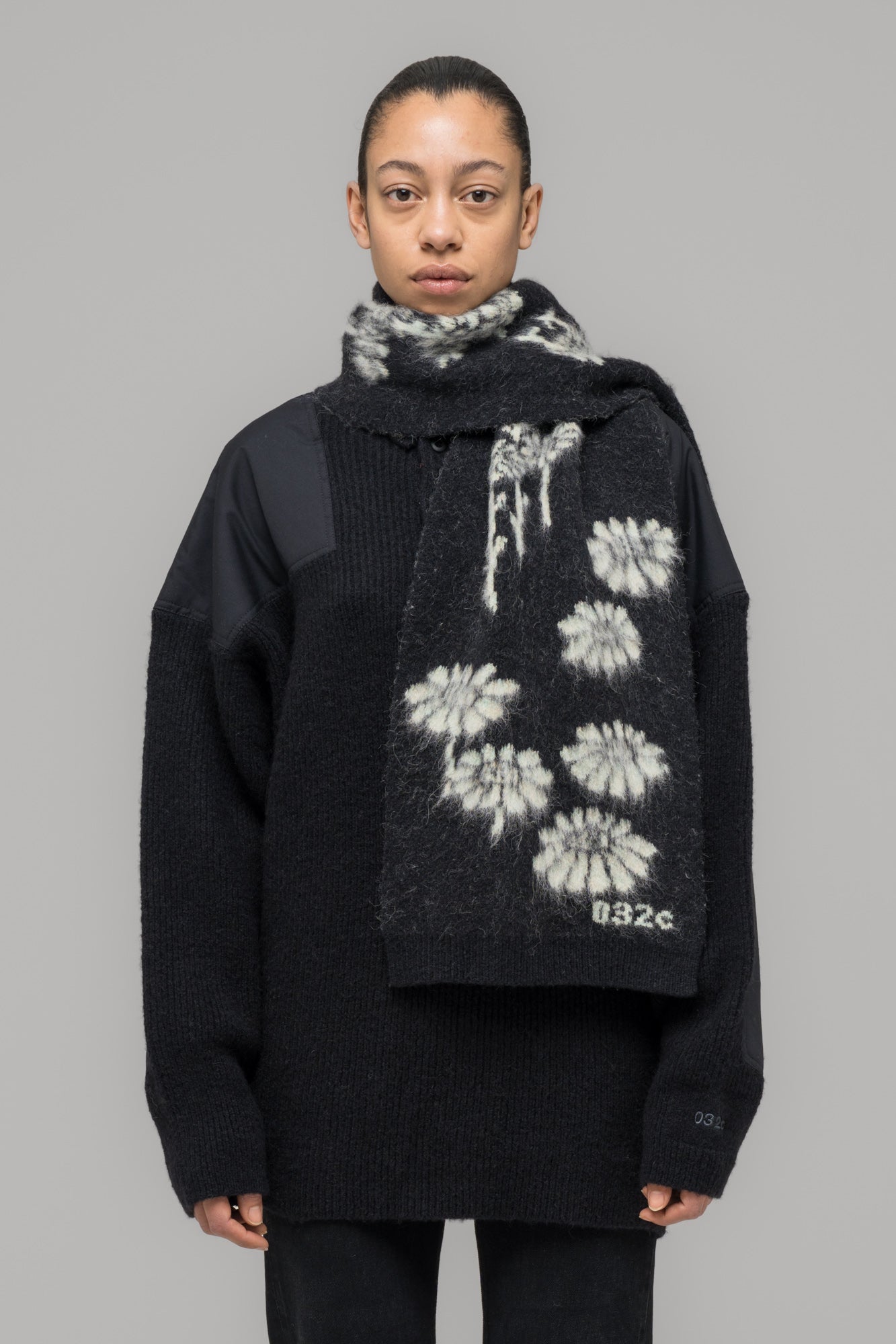 "MELTING DAISIES" SCARF