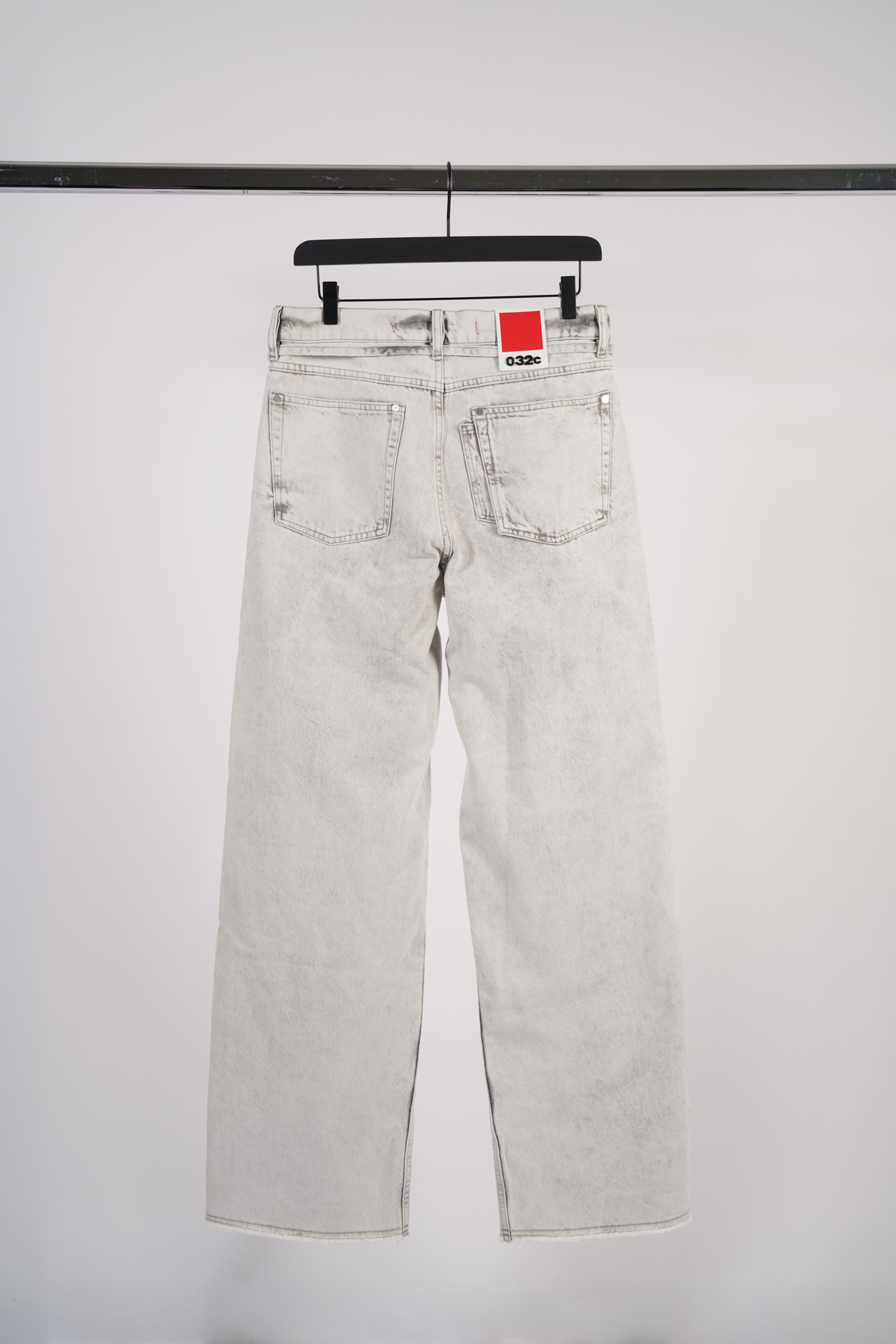 "DOWN TO EARTH" WIDE LEG JEAN WASHED GREY
