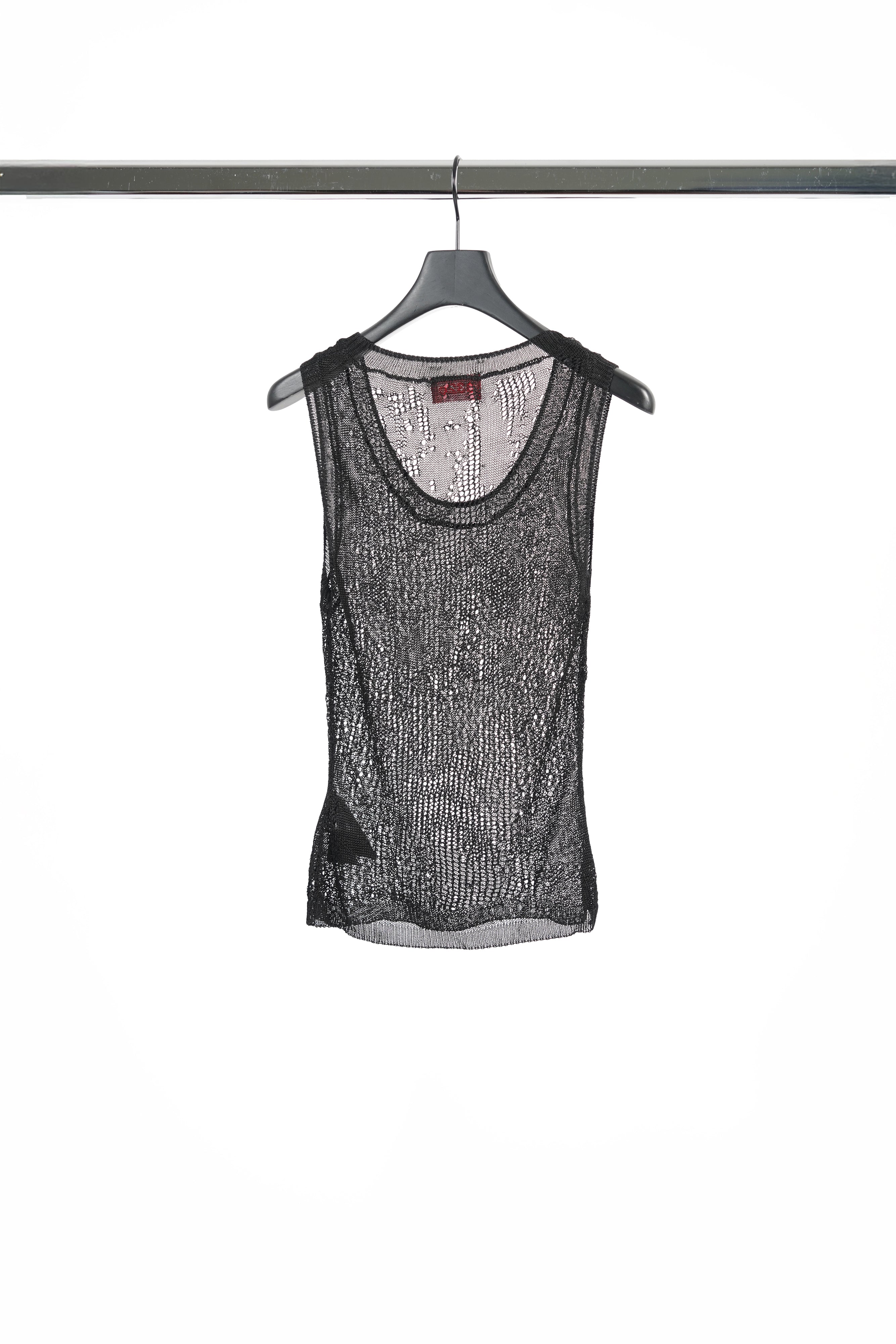 "FRACTURED" SLEEVELESS TOP