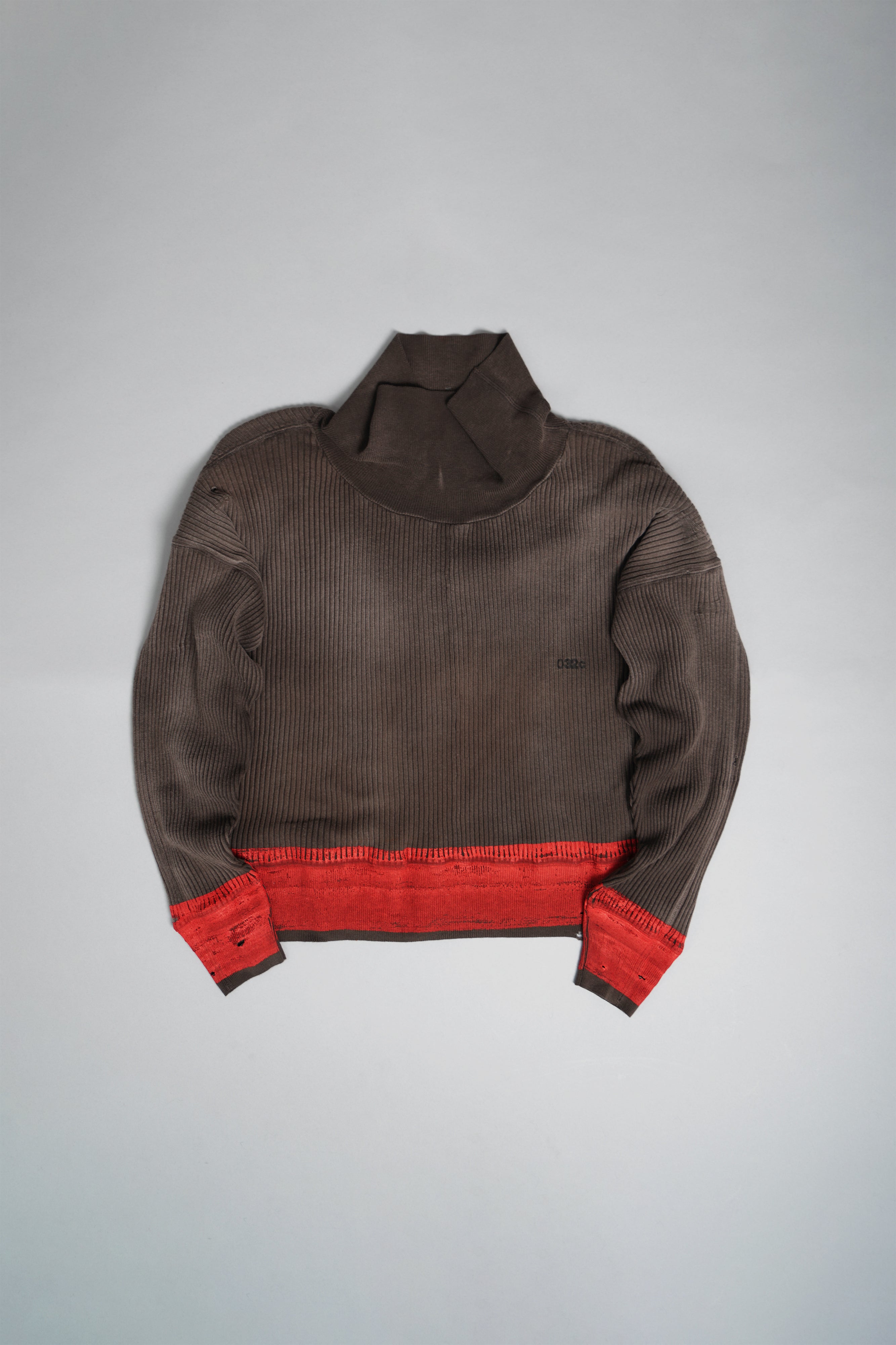 "TRAILER" KNIT TURTLENECK