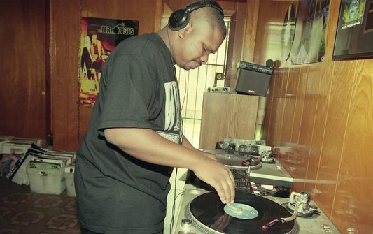 “Slowed & Throwed”: Exhibiting DJ SCREW