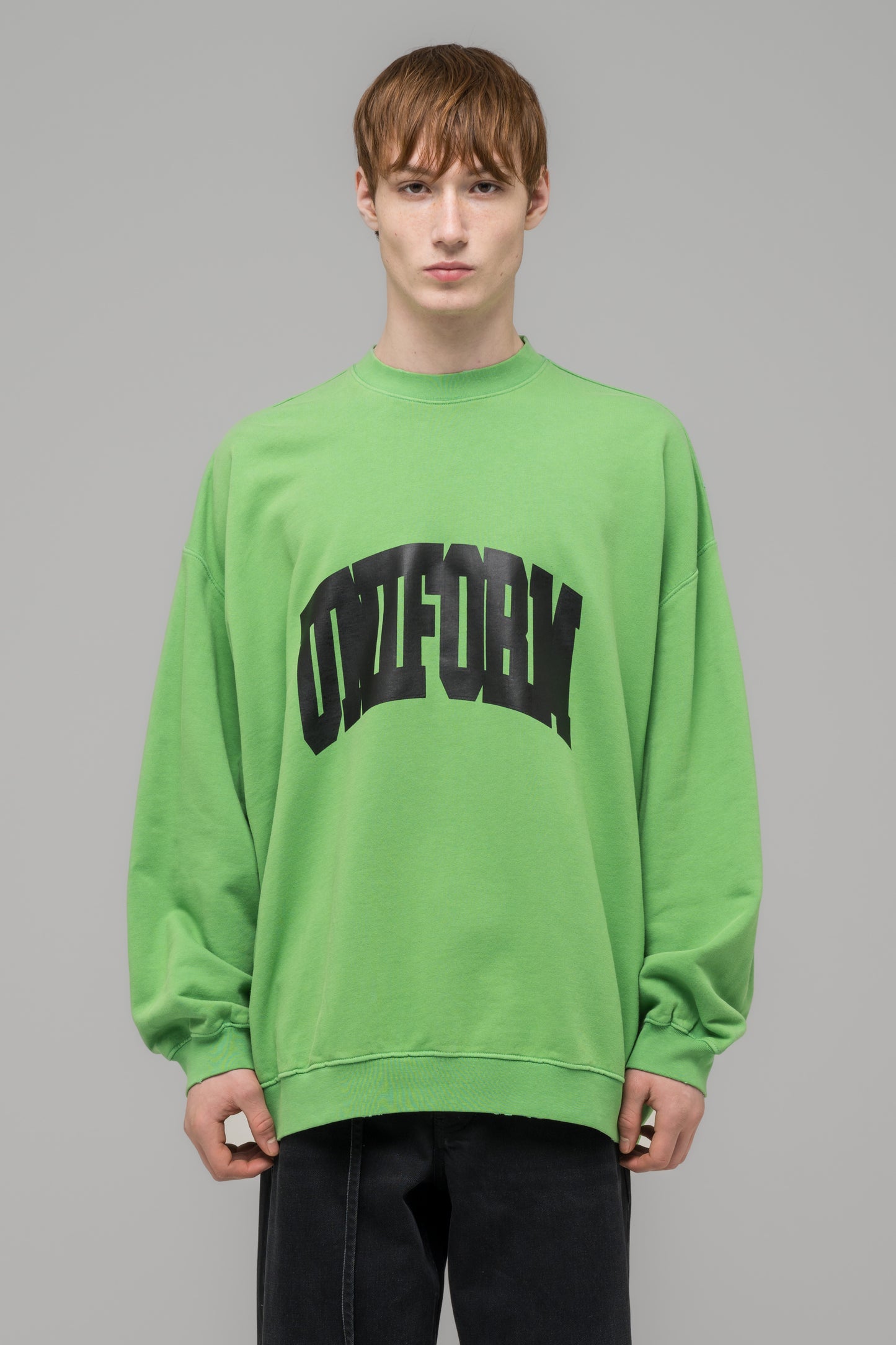 "LUCKY STRIKE" OVERSIZED CREWNECK