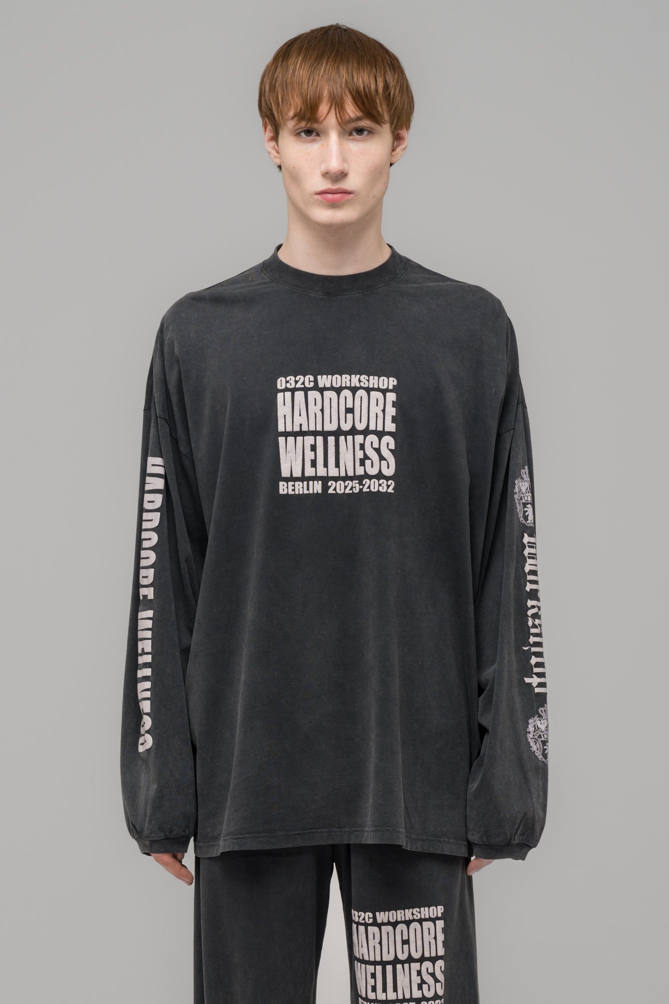 "HARDCORE WELLNESS" OVERSIZED LONGSLEEVE