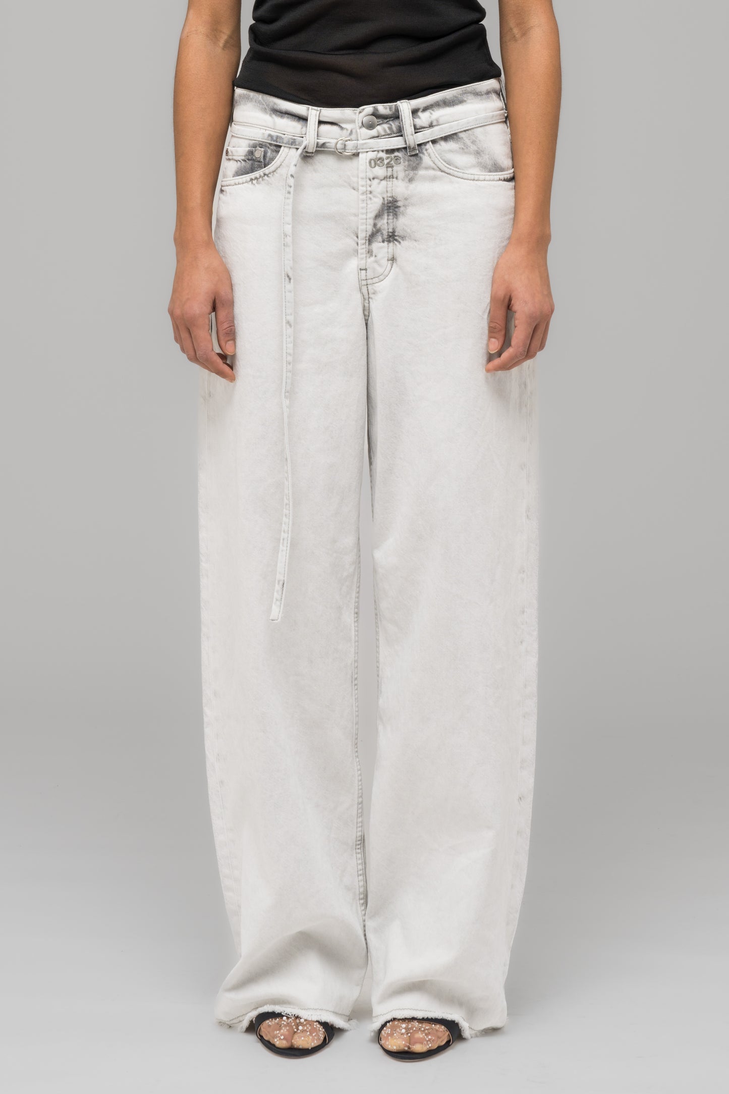 "DOWN TO EARTH" WIDE LEG JEAN WASHED GREY