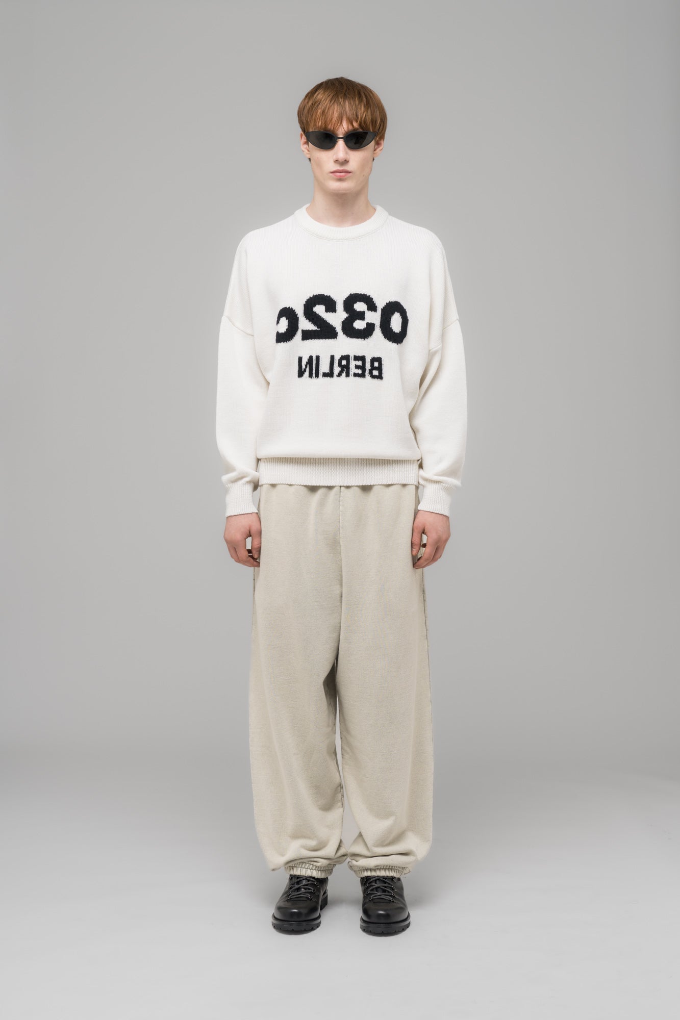 "SELFIE" SWEATER WHITE/BLACK