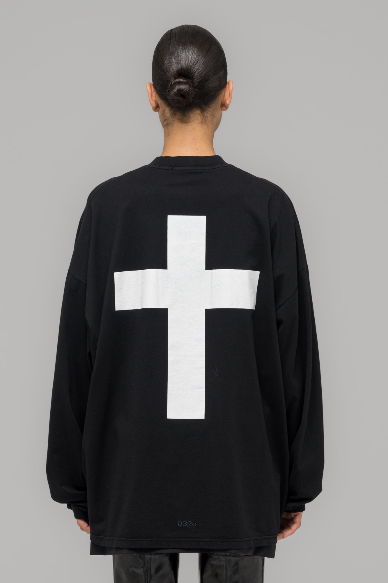 "FAINTING CROSS" OVERSIZED LONGSLEEVE