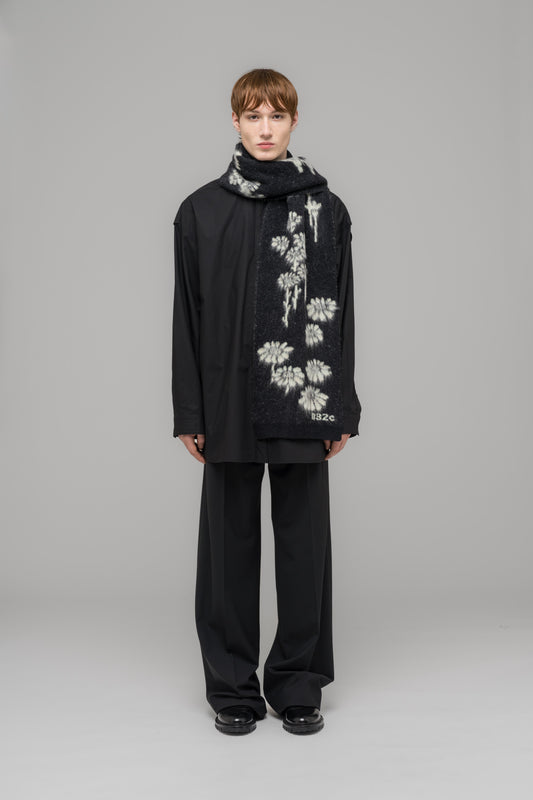 "MELTING DAISIES" SCARF