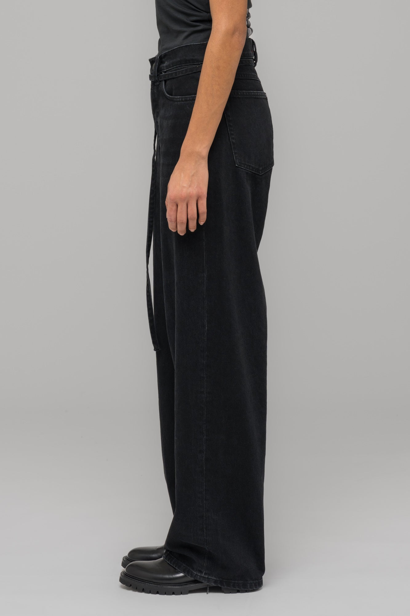 "DOWN TO EARTH" WIDE LEG JEAN