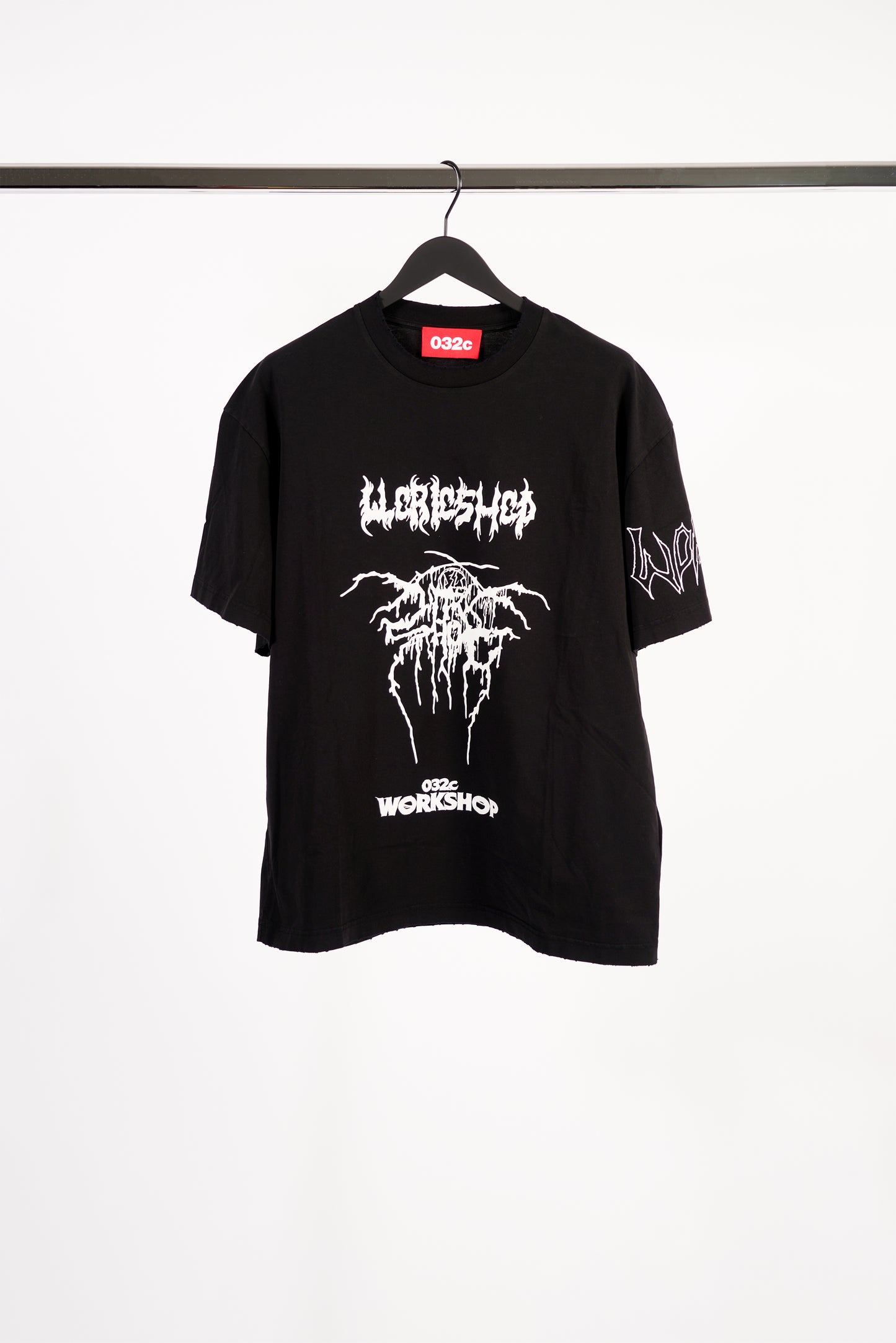 "ARMOUR" T-SHIRT