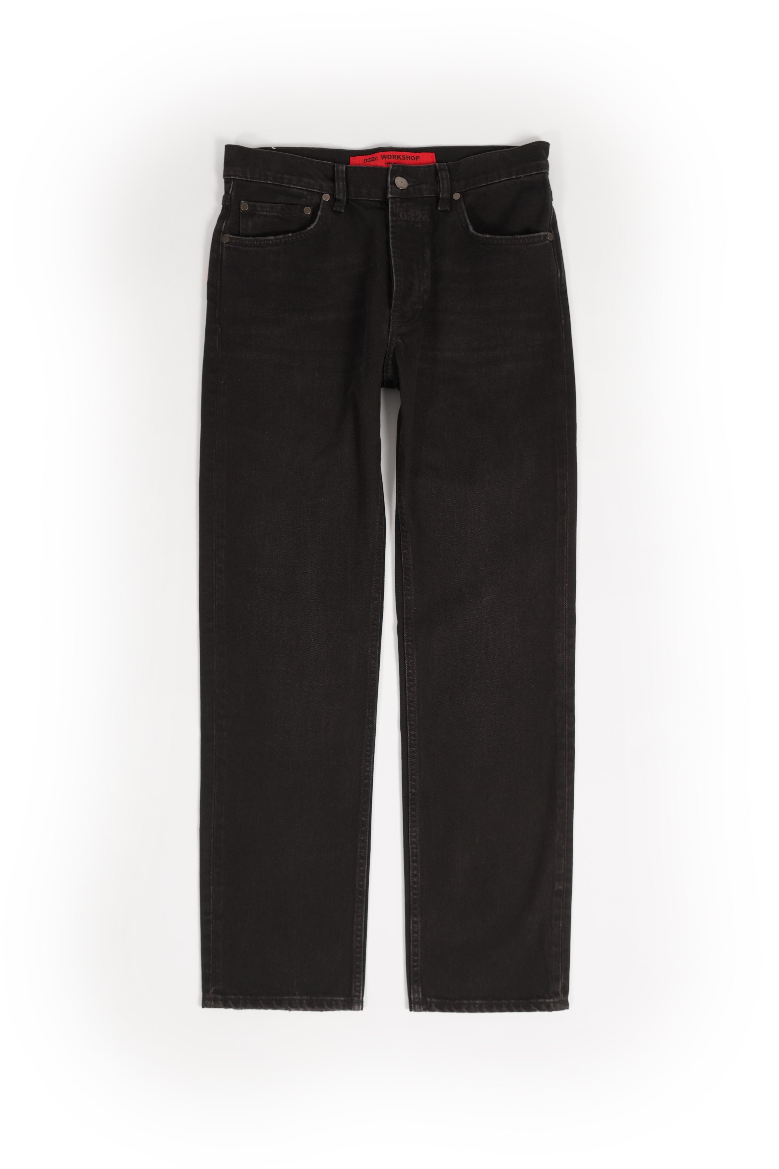 STRAIGHT LEG JEAN
