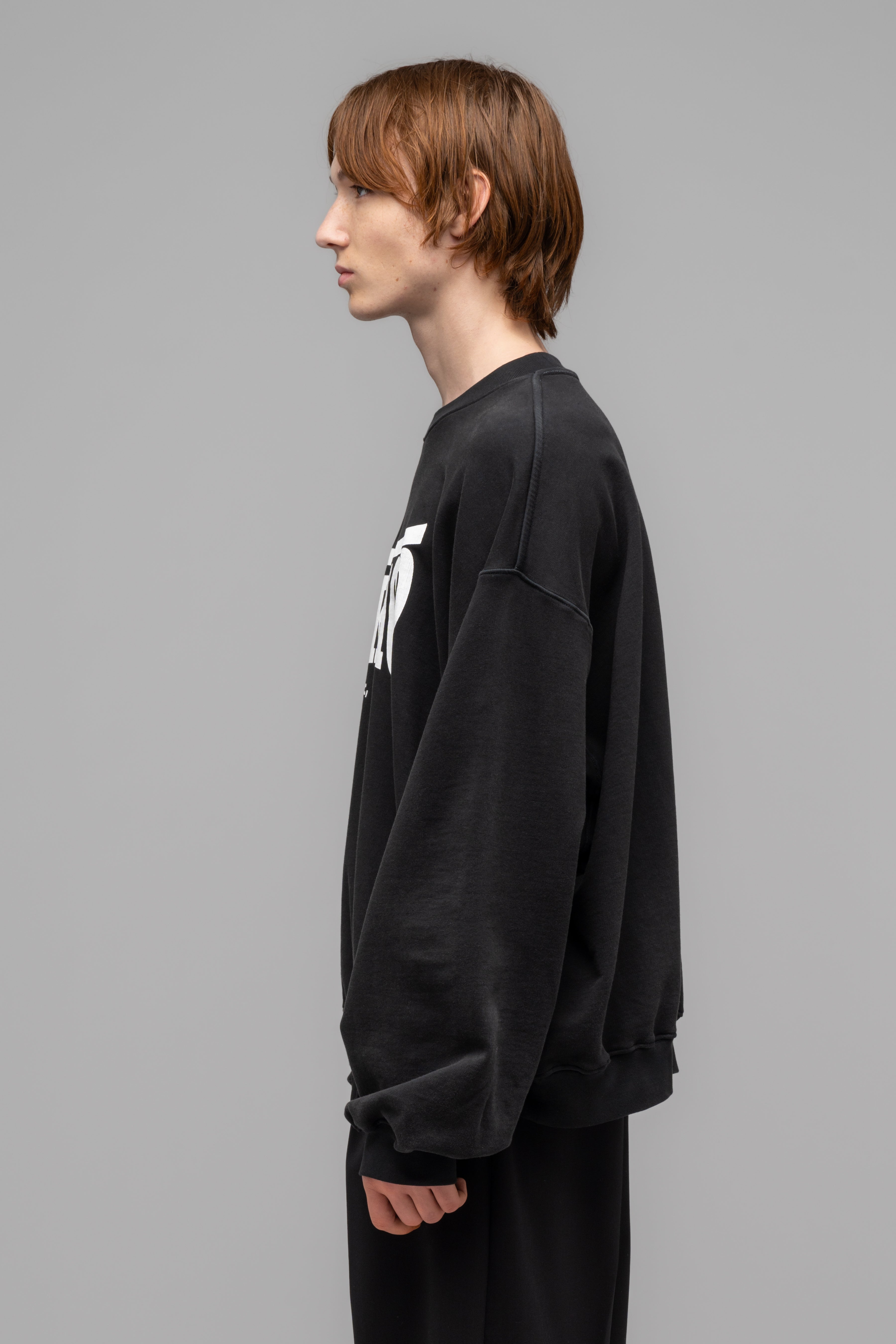 CREWNECK WITH PRINT – 032c