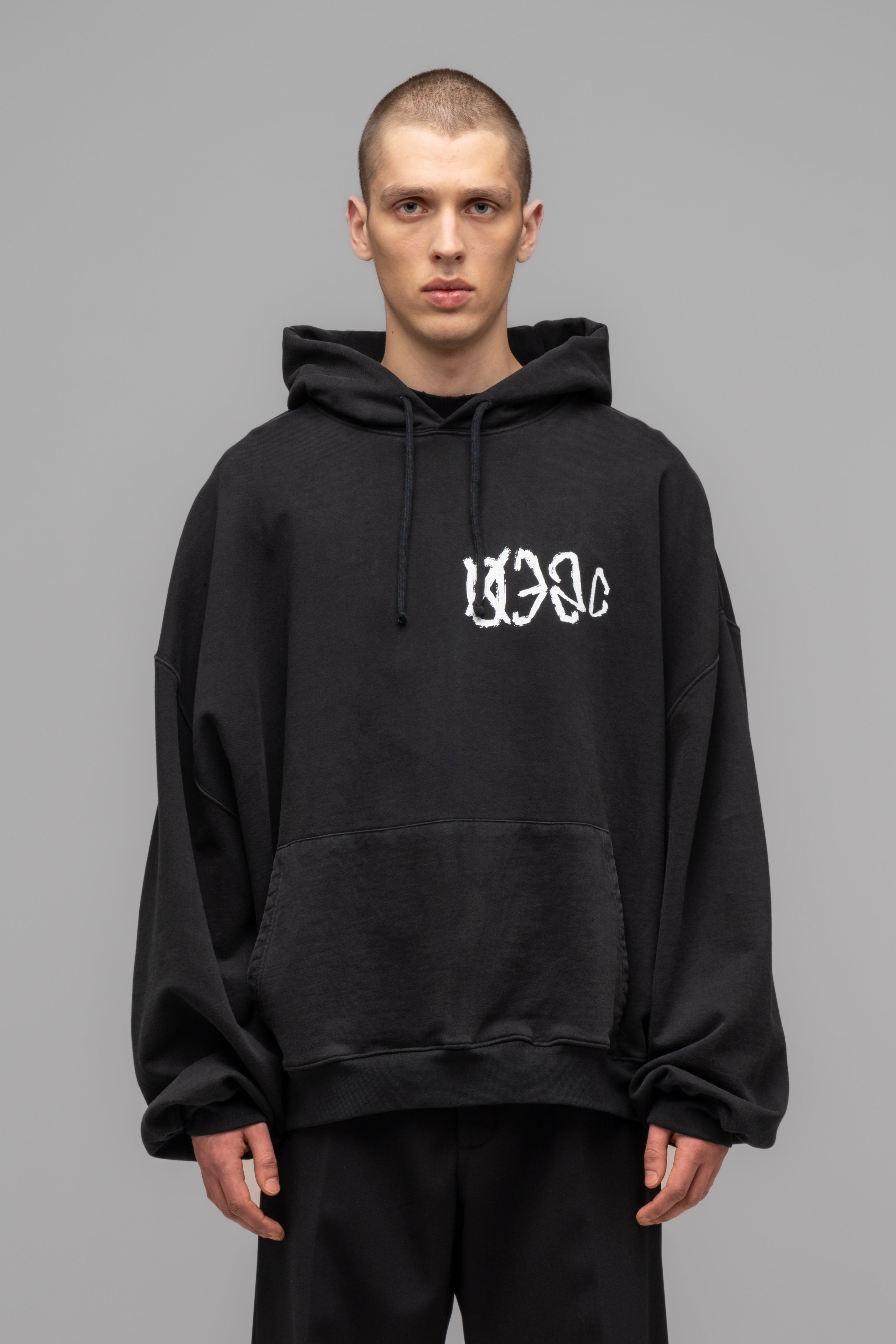 HOODIE WITH PRINT – 032c