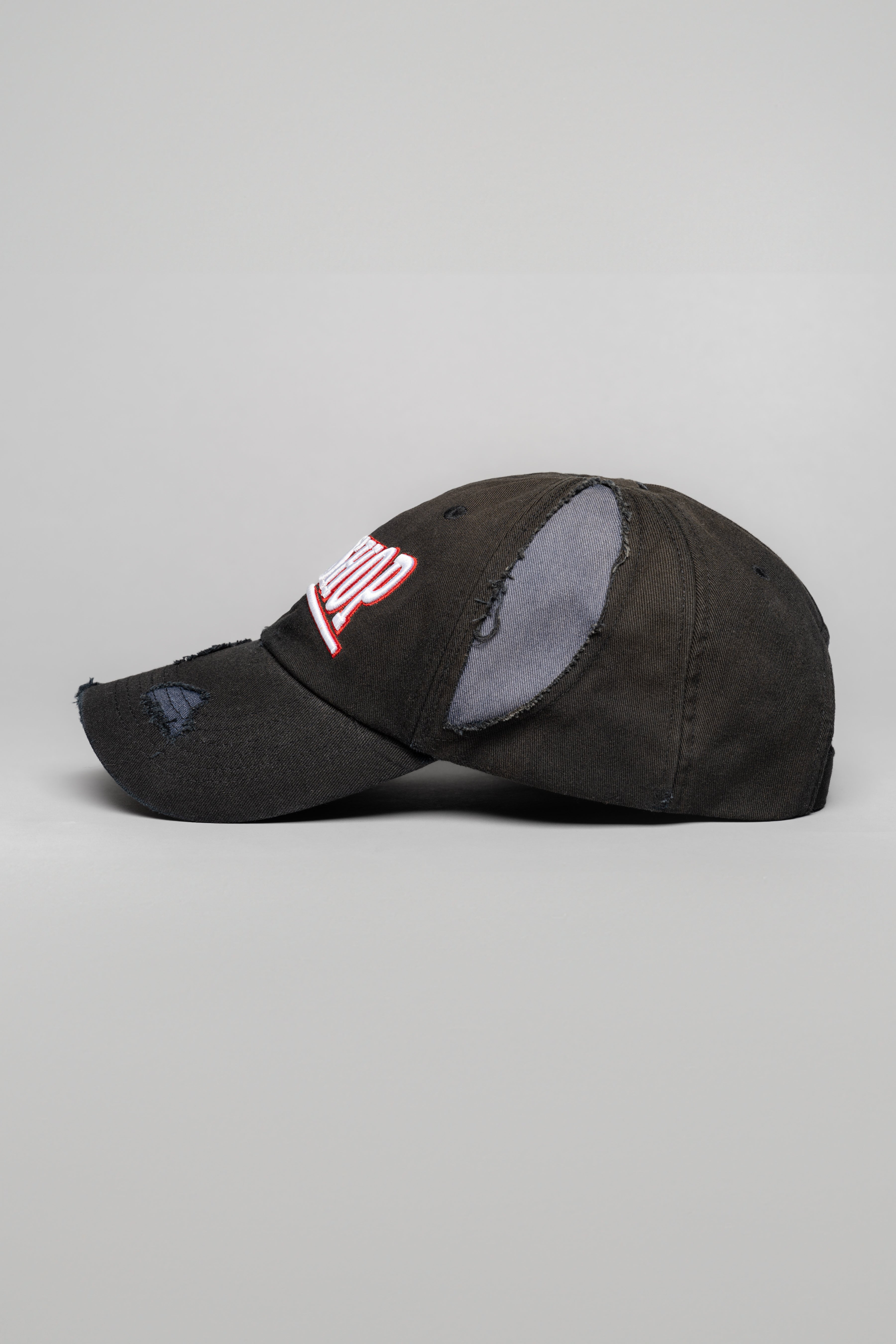 "VICTOR" DISTRESSED CAP - 032c