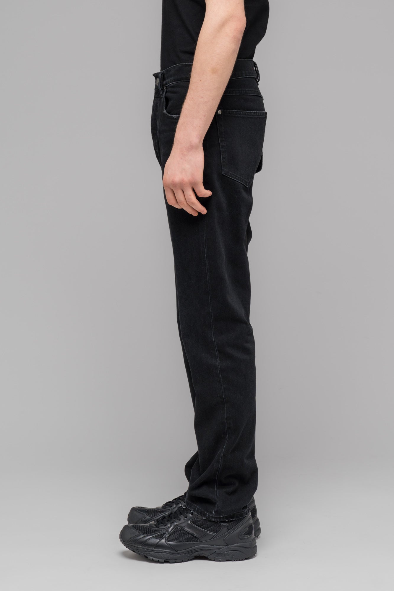 STRAIGHT LEG JEAN – 032c
